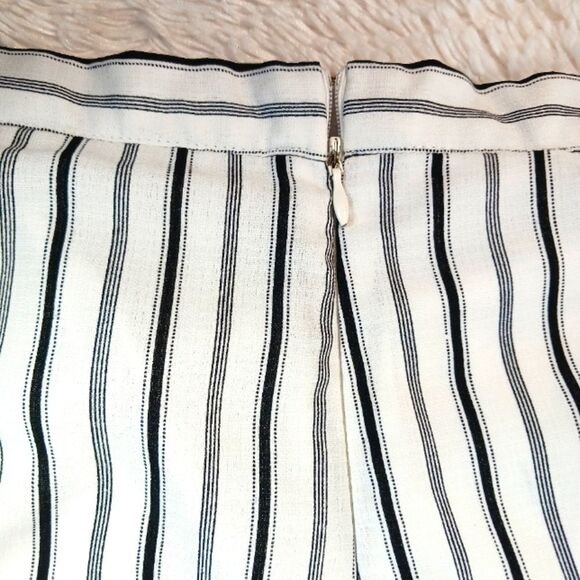 Doe & Rae Wide Leg Cropped Culotte Palazzo Striped Pants Black/White Womans Med - Picture 10 of 11